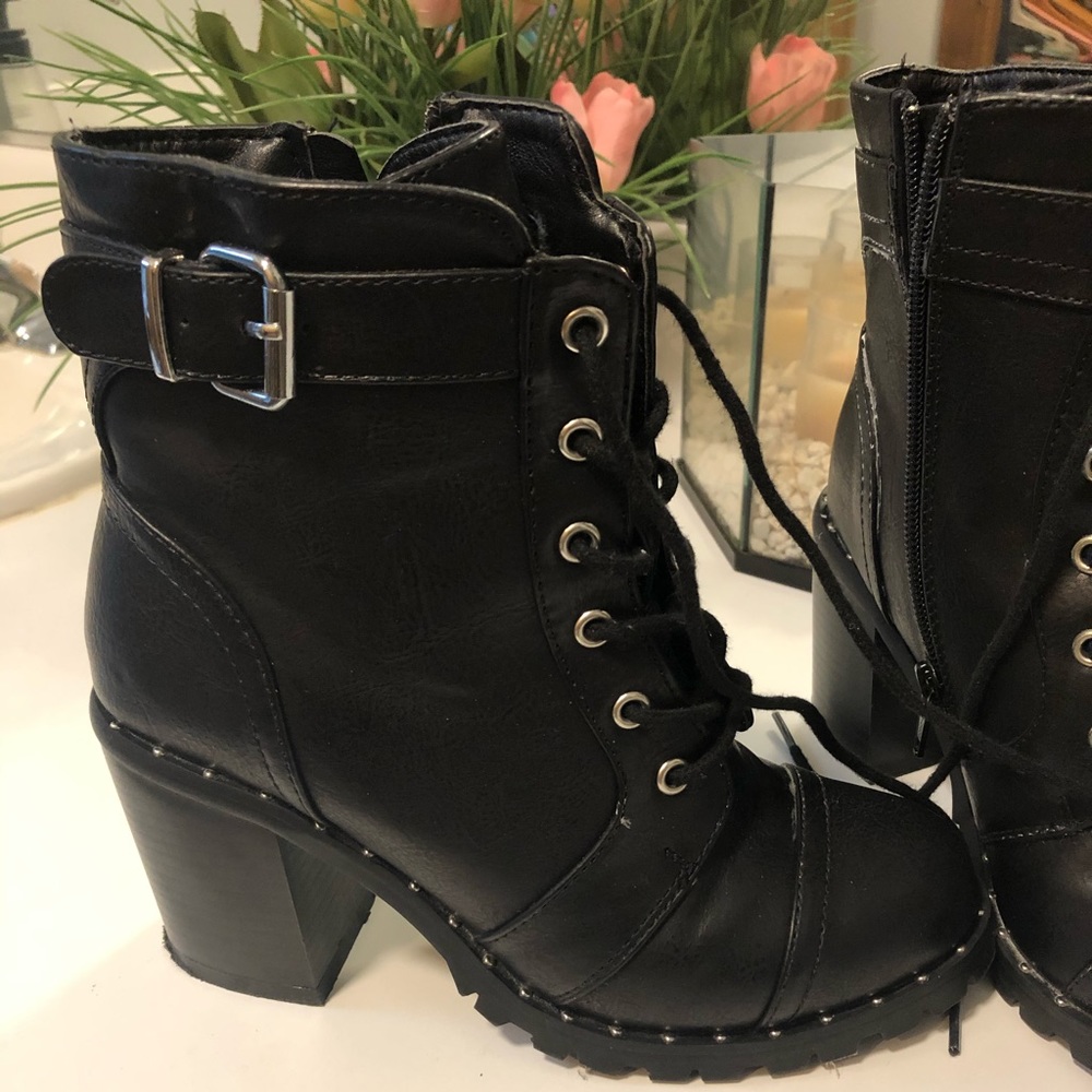 Diba black boots